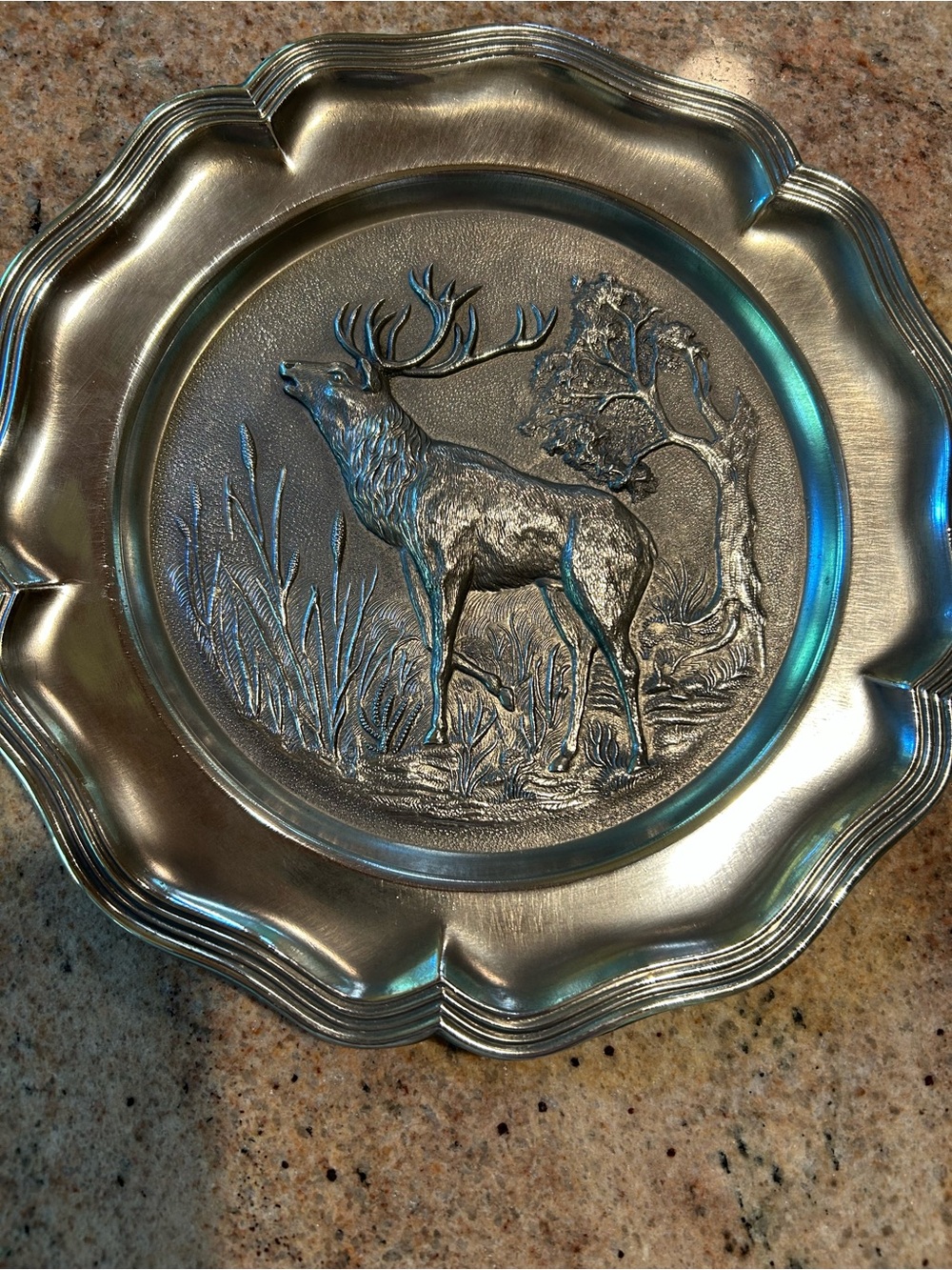 Chute Brauker Creations “Bugling Elk”Rein Zinn Lead Free 95% Pewter 9” Plate